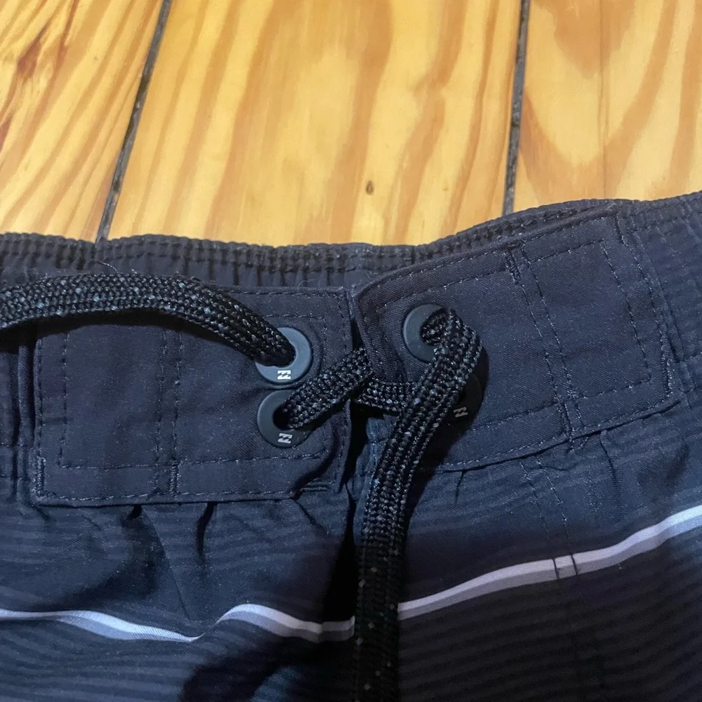 Billabong Men's Black and Gray Swim Shorts Size S